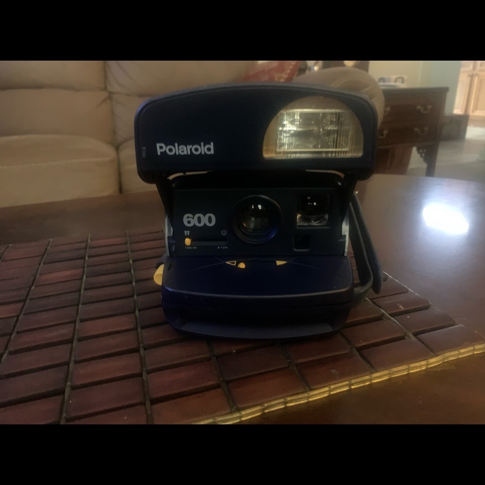 Polaroid 600 Instant Shot